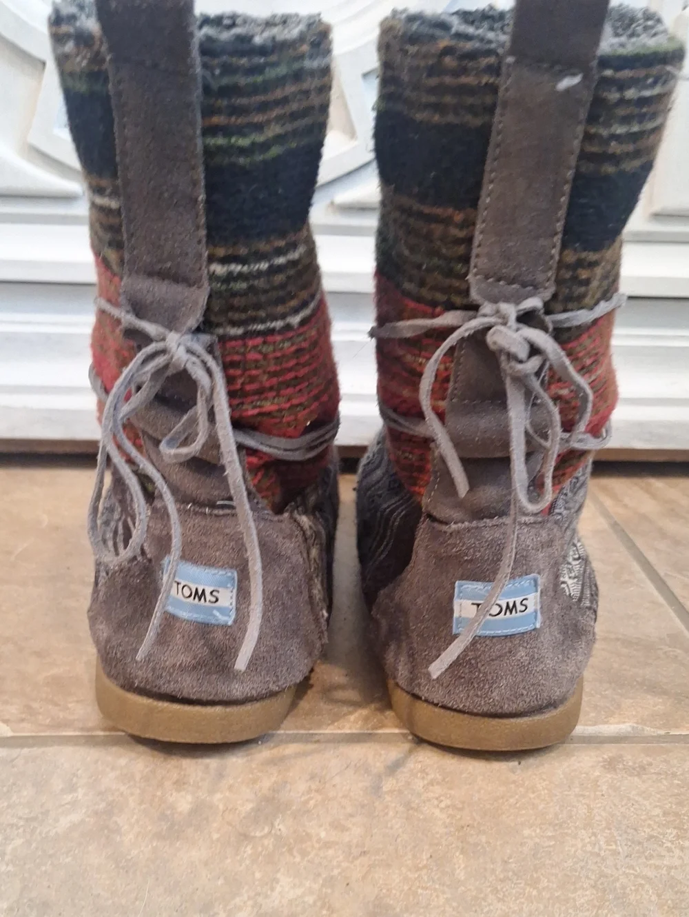 Tom's Nepal Winter Moccasin Pull On Boot 9.5 SZ